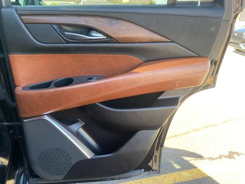 Used 2019 Cadillac Escalade Premium Luxury AWD/4WD image 33