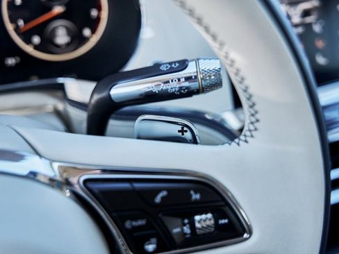 Used 2024 Bentley Flying Spur V8 AWD/4WD image 59