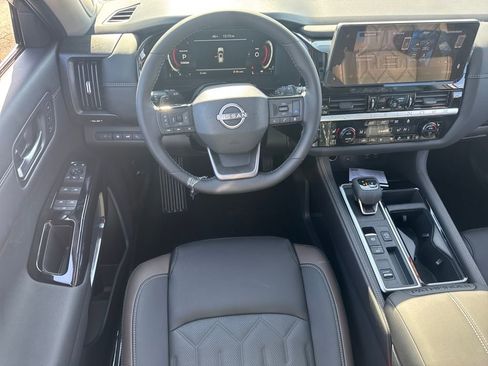 New 2026 Nissan Pathfinder Platinum image 16