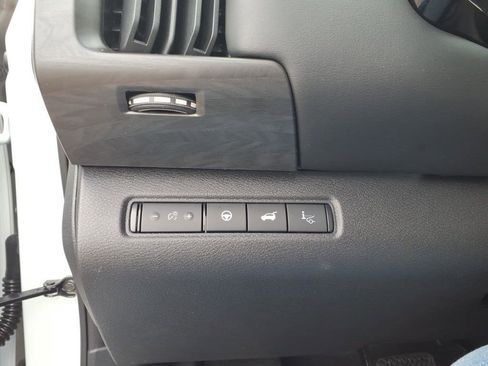 New 2026 Nissan Pathfinder Platinum image 18