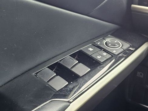 Used 2017 Lexus IS 200t image 16