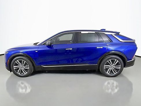 Used 2024 Cadillac Lyriq Luxury RWD image 16