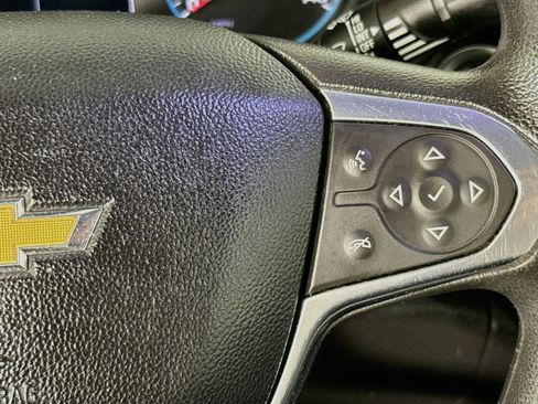 Used 2020 Chevrolet Traverse LS FWD image 13