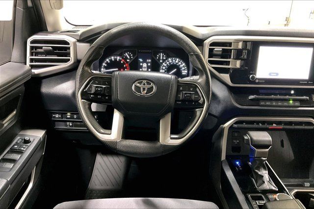 Used 2022 Toyota Tundra SR5 w/ SR5 Convenience Package AWD/4WD image 5