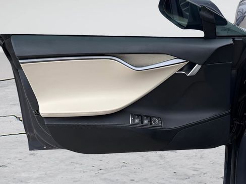 Used 2020 Tesla Model S Performance image 16