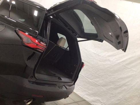 Used 2023 Chevrolet Traverse LT image 20