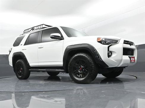 Certified 2022 Toyota 4Runner SR5 Premium w/ Moonroof Package RWD image 31
