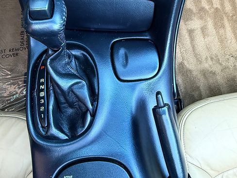 Used 2004 Chevrolet Corvette Convertible w/ Preferred Equipment Group image 23