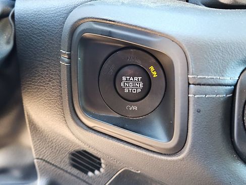 Used 2024 Jeep Wrangler Unlimited Rubicon AWD/4WD image 28