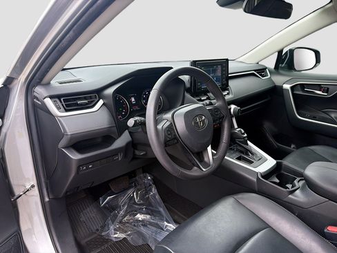 Used 2020 Toyota RAV4 XLE Premium image 26