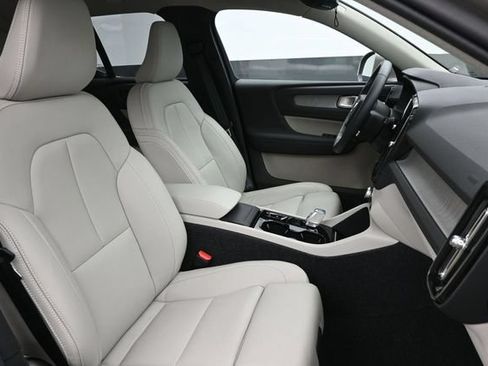 Used 2024 Volvo XC40 B5 Ultimate AWD/4WD image 30