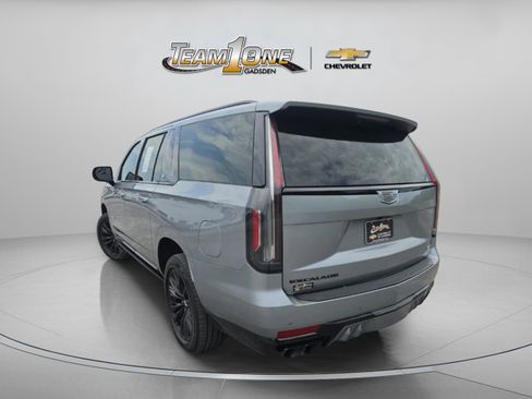Used 2024 Cadillac Escalade ESV V w/ LPO, ONYX Package AWD/4WD image 6