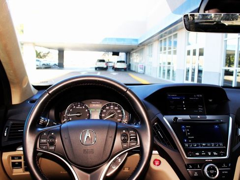 Used 2020 Acura MDX SH-AWD image 32