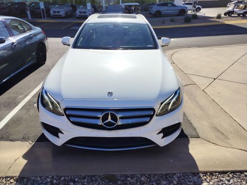 Used 2019 Mercedes-Benz E 450 4MATIC Wagon image 2