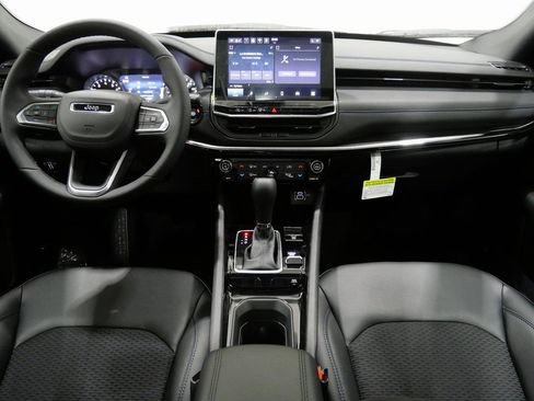 New 2026 Jeep Compass Latitude w/ Sun and Sound Group image 11