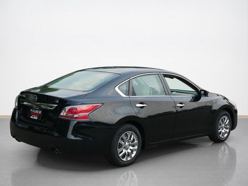 Used 2015 Nissan Altima 2.5 S FWD image 3