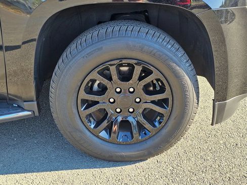 Used 2018 GMC Yukon SLT AWD/4WD image 36