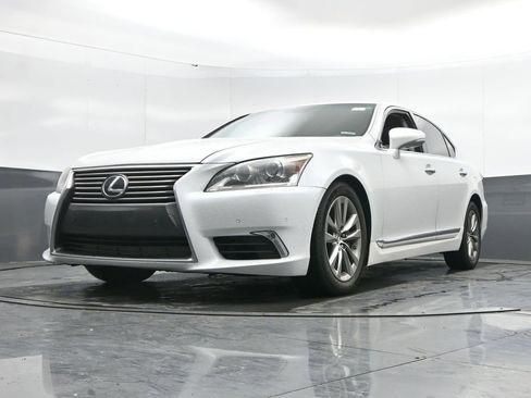 Used 2013 Lexus LS 460 AWD w/ Comfort Pkg image 30