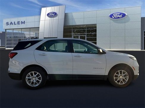 Used 2022 Chevrolet Equinox LS w/ LPO, Floor Liner Package image 2