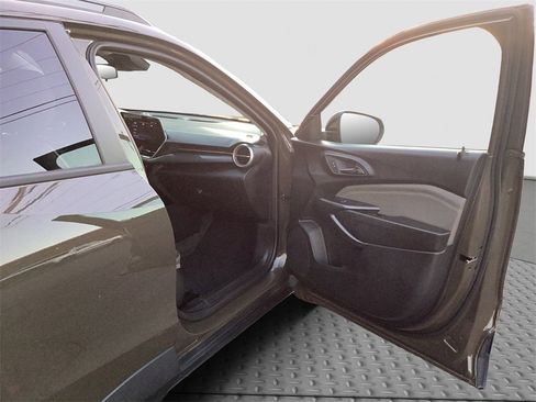 Used 2024 Chevrolet Trax ACTIV image 17