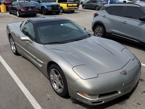 Used 2000 Chevrolet Corvette Coupe w/ Memory Pkg RWD image 1