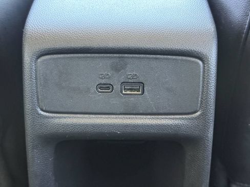 Used 2025 Chevrolet Trax LT FWD image 28