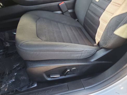 Used 2020 Ford Fusion SE image 15