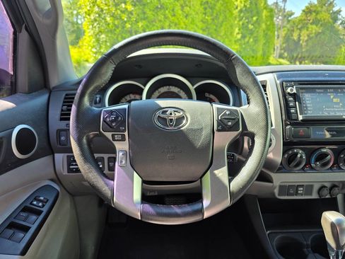 Used 2015 Toyota Tacoma 4x4 Double Cab w/ TRD Off-Road Package image 19