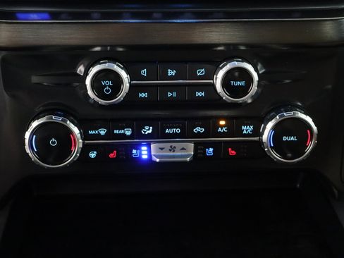 Used 2024 Ford F250 Lariat w/ Chrome Package image 20