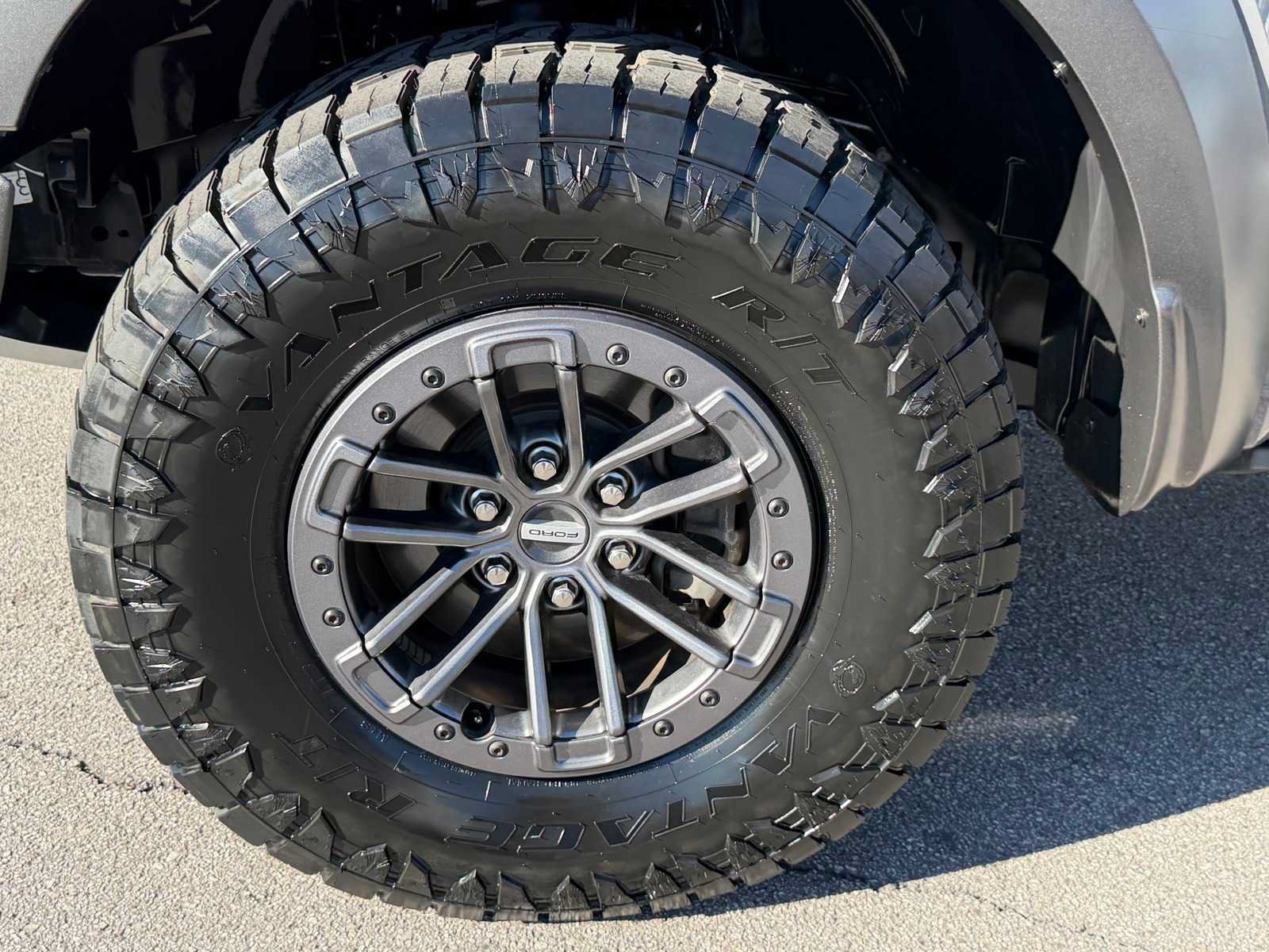 Used 2020 Ford F150 Raptor w/ Equipment Group 802A Luxury AWD/4WD image 36