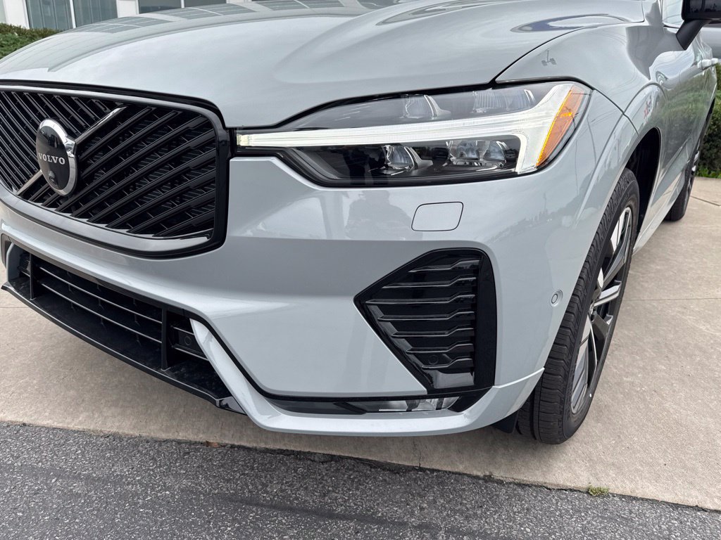 Used 2027 Volvo XC60 B5 Plus AWD/4WD image 10