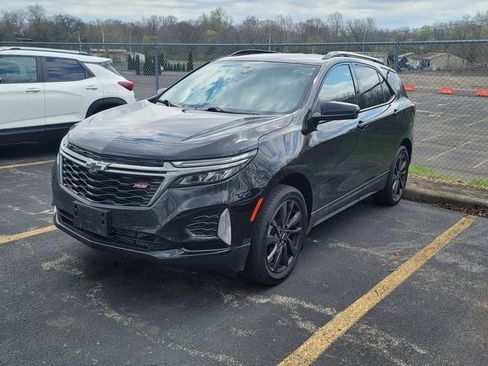 Used 2023 Chevrolet Equinox RS image 2