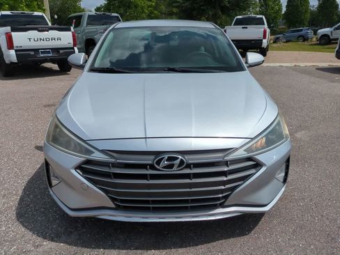 Used 2019 Hyundai Elantra SE w/ Cargo Package FWD image 9