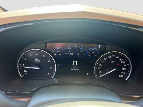 Used 2017 Cadillac XT5 Platinum w/ Driver Assist Package AWD/4WD image 35