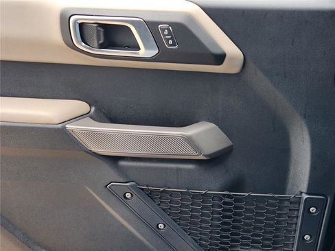 Certified 2022 Ford Bronco Wildtrak AWD/4WD image 18