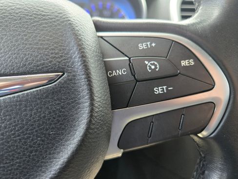 Used 2016 Chrysler 300 Limited RWD image 28