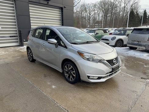 Used 2017 Nissan Versa Note SR image 2