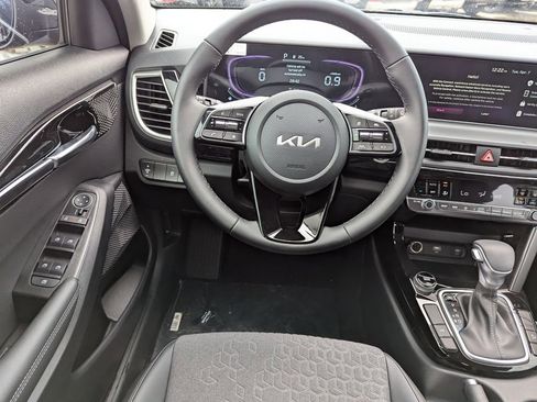 New 2026 Kia Seltos S FWD image 13