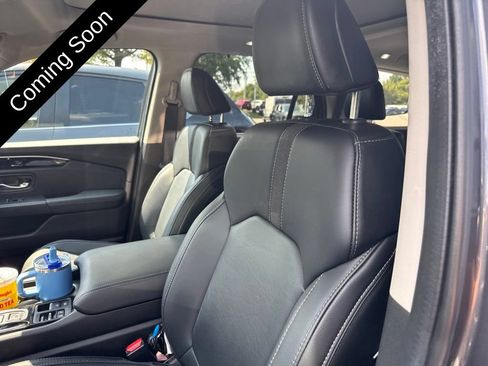 Used 2025 Honda Pilot Touring image 9