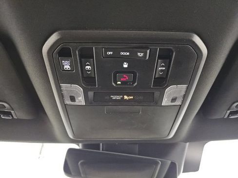 Used 2025 Toyota Tundra Limited AWD/4WD image 29