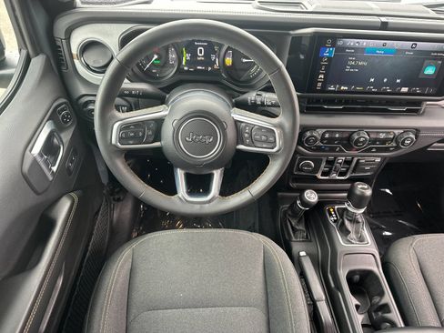 Used 2024 Jeep Wrangler Unlimited Sahara AWD/4WD image 13