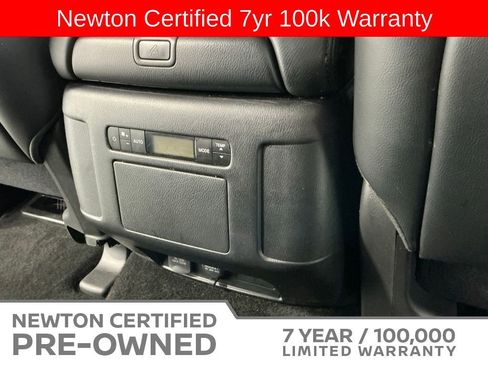 Used 2024 Nissan Armada SL w/ Captain's Chairs Package AWD/4WD image 18
