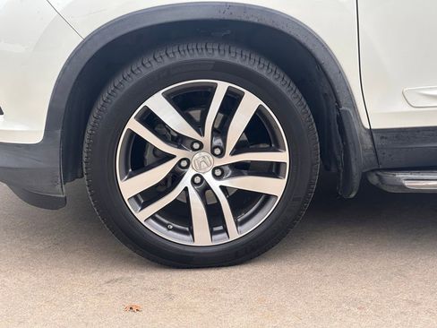 Used 2016 Honda Pilot Touring image 8