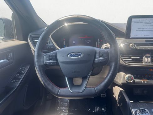 Used 2023 Ford Escape ST-Line FWD image 9