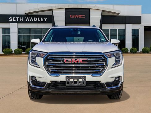 Certified 2023 GMC Terrain SLT image 2