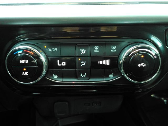 Used 2026 Chevrolet Trax LT w/ Sunroof Package FWD image 40