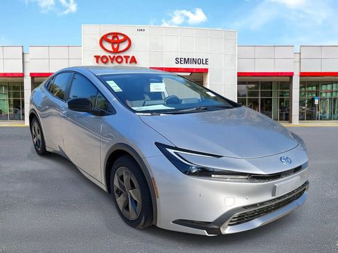 New 2026 Toyota Prius Plug-In Hybrid FWD image 2