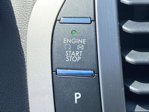 Used 2017 Lincoln MKZ Premiere FWD image 25