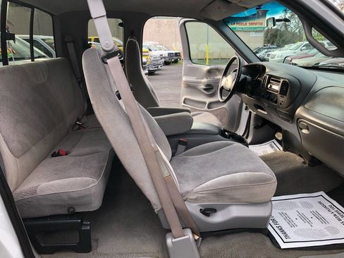 Used 1998 Ford F250 XLT image 4