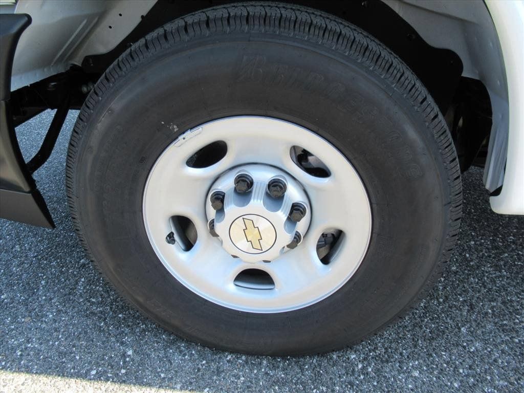 New 2026 Chevrolet Express 2500 Extended RWD image 5